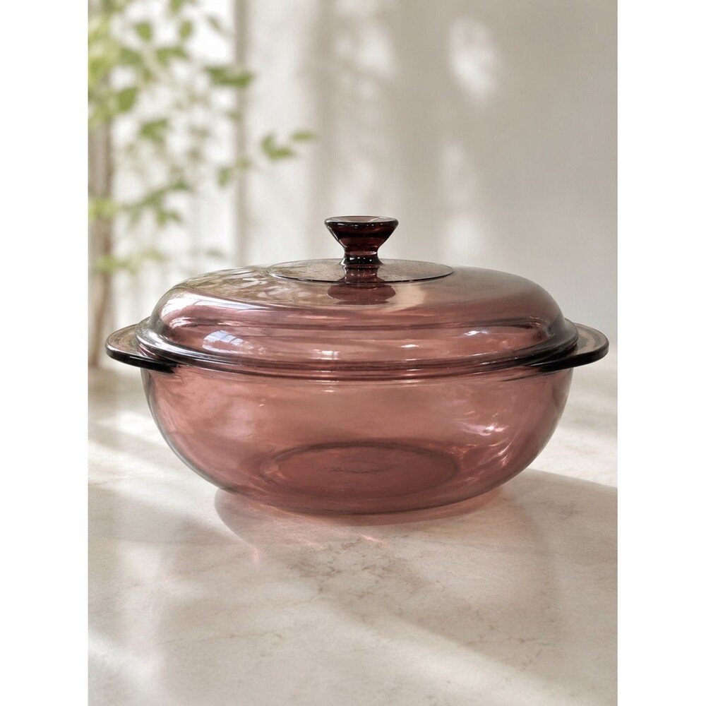 Pyrex 2 Qt Casserole Dish 024 w Lid Cranberry Purple Vintage Glass Made In USA